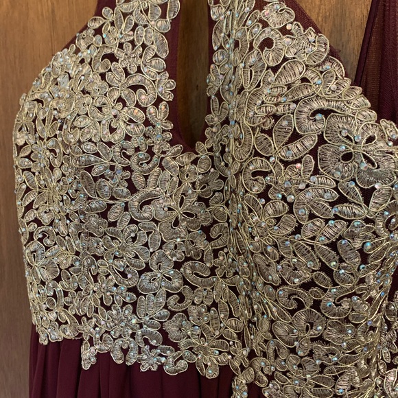 Gold and maroon prom dress - Picture 4 of 4